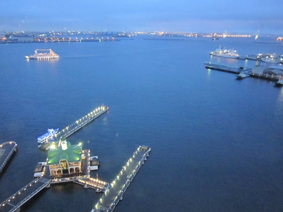 夜の海